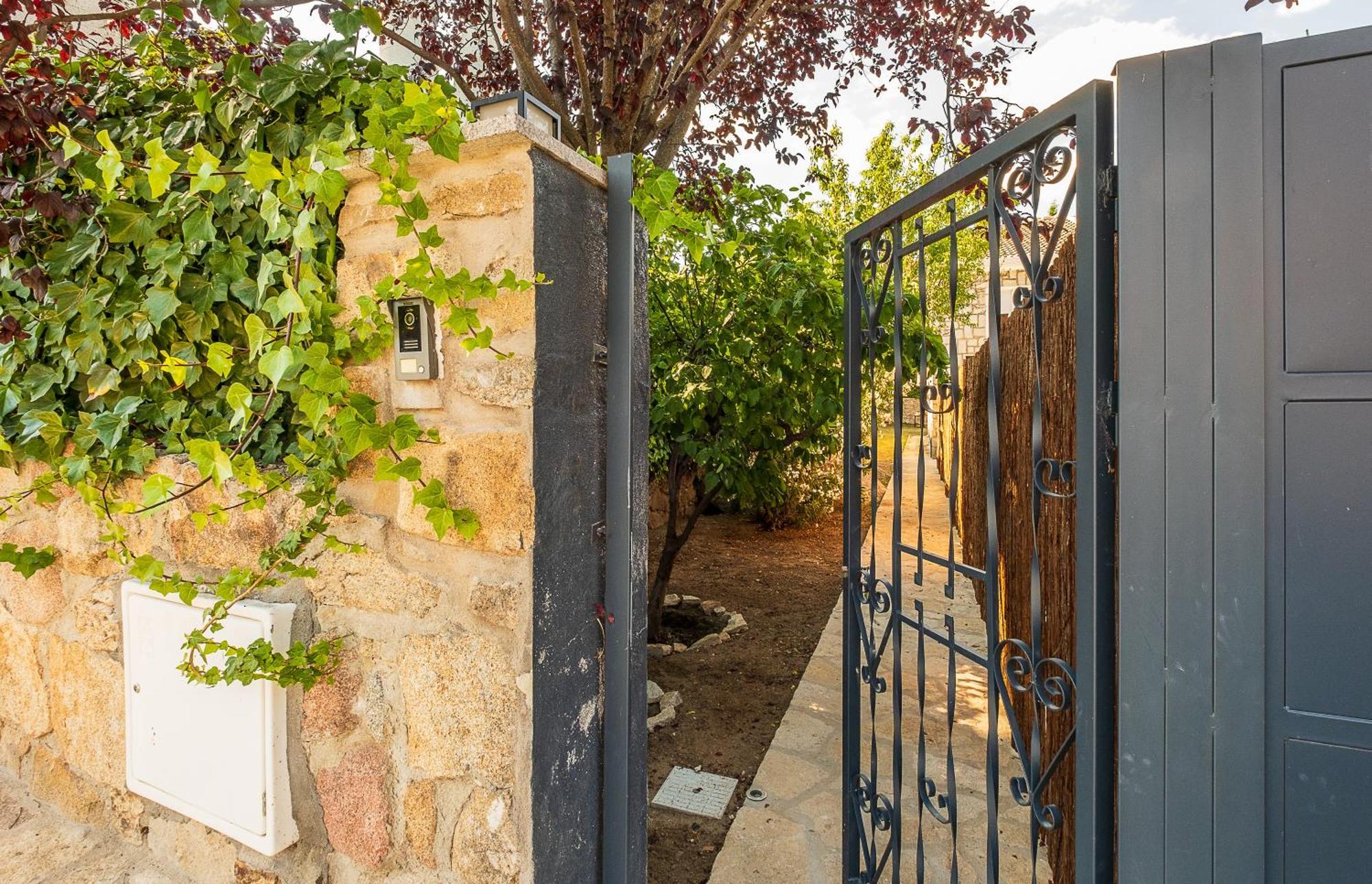 La Puerta Verde Mataelpino Εξωτερικό φωτογραφία
